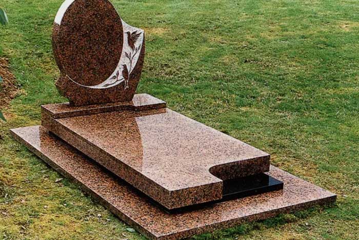 Гранитный памятник